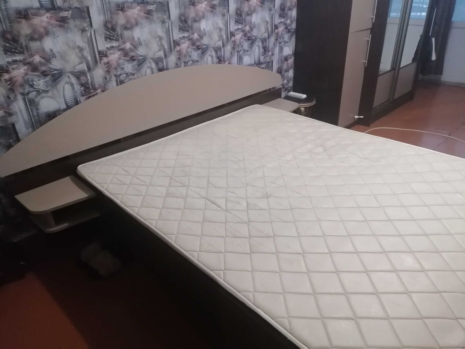 Продам двух спальную кровать