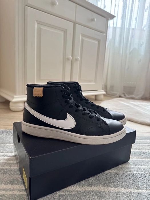 Nike Court Royale 2