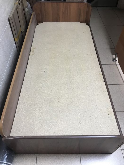 Продается кровать б/у