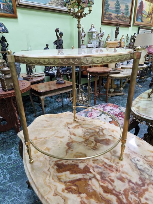 Чудесна антикварна бронзова френска помощна масичка с оникс