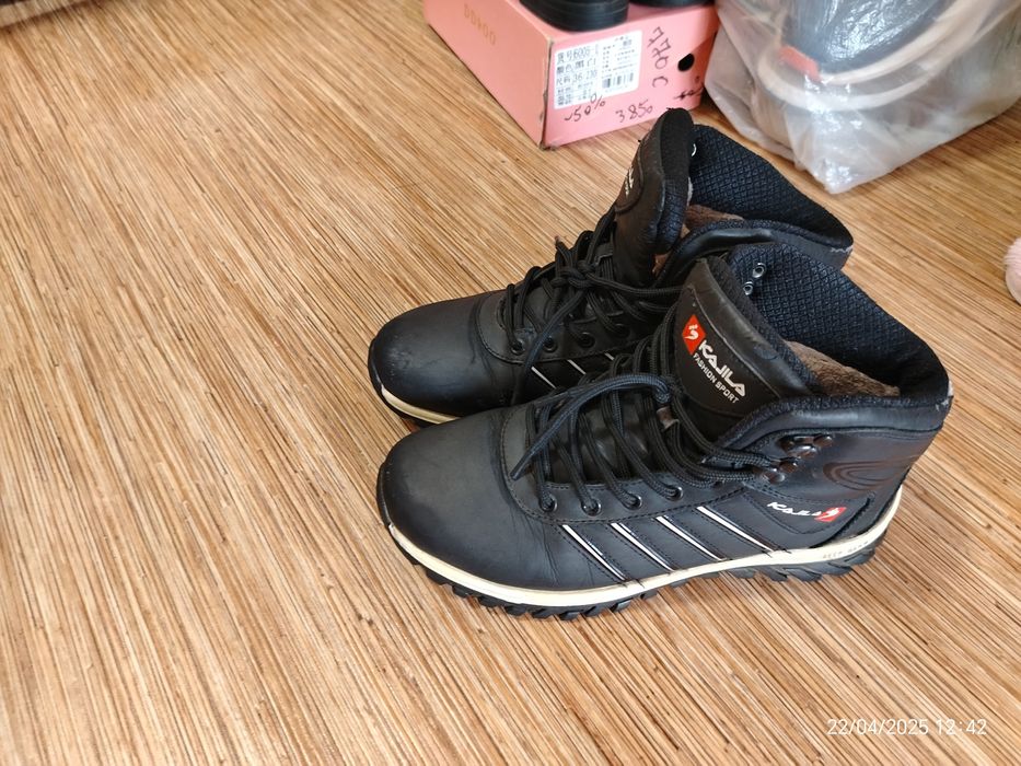 Кроссовки р 40, цена 3000тг