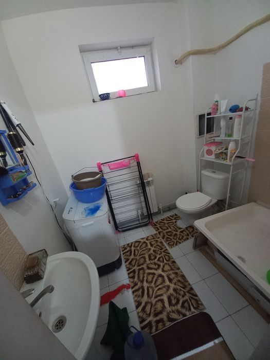 Srochna 3 xonali uyimni sotaman.