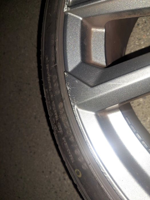 Vând roți AEZ ARUBA R19 în stare foarte bună.