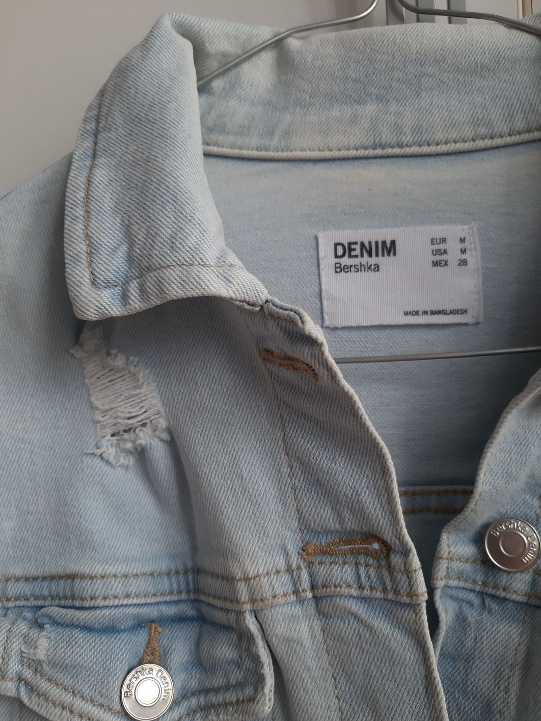 Jacheta din denim Bershka