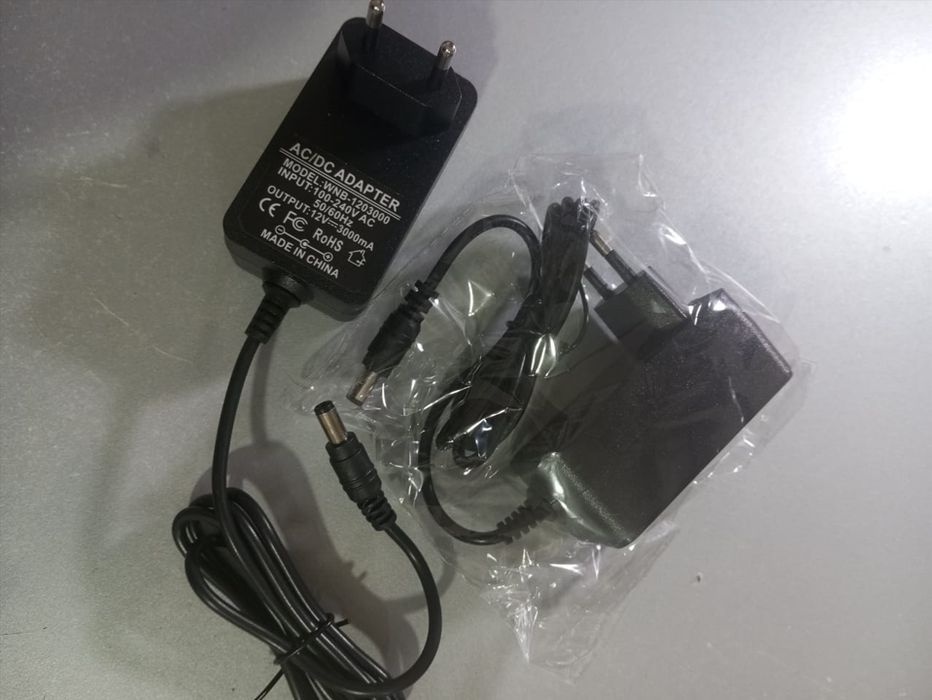 фирменный качественный блок питания 12v 3000mA