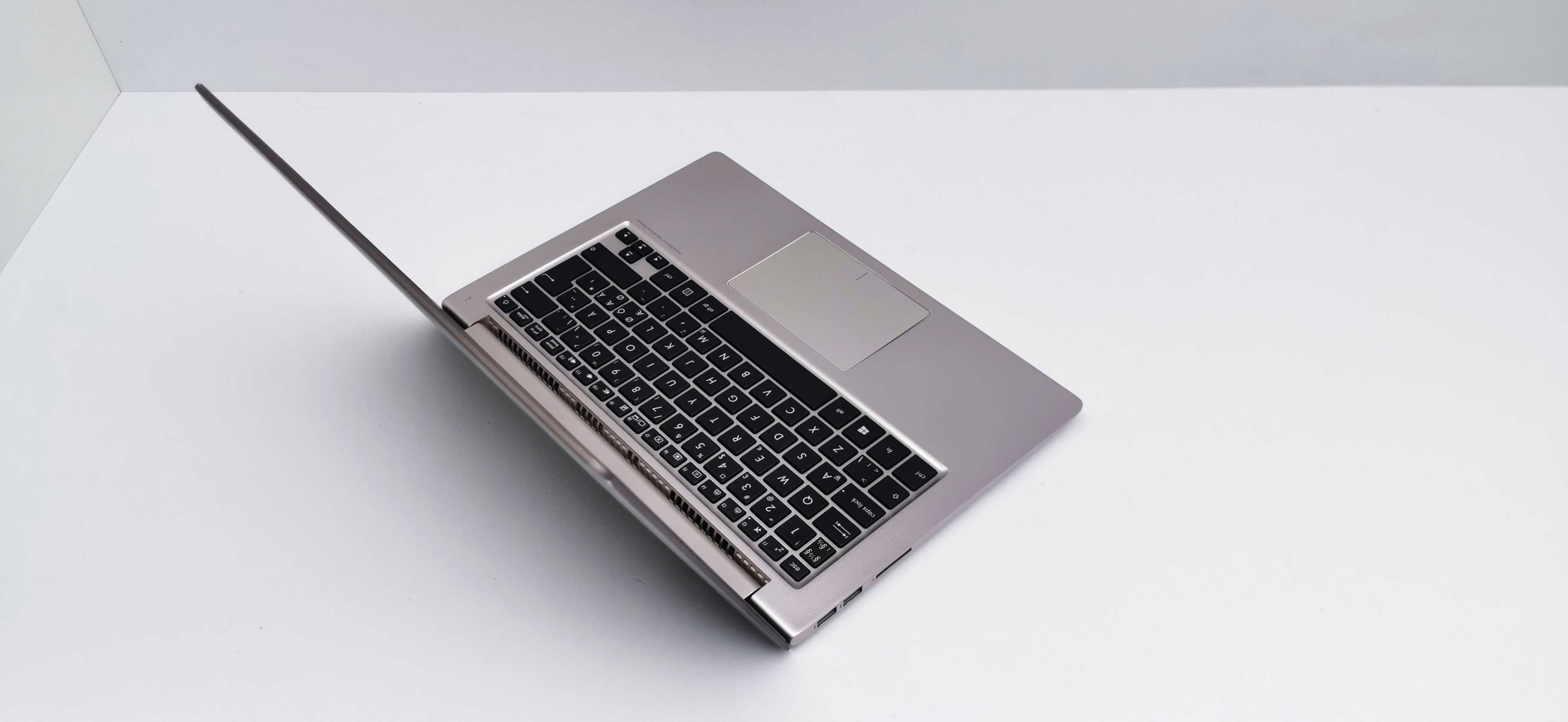Asus VivoBook 13.3" i7 5500U nVidia GeForce - configurabil la cerere