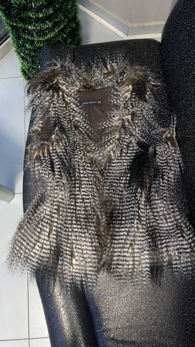 Прекрасен елек с косъм на Zara