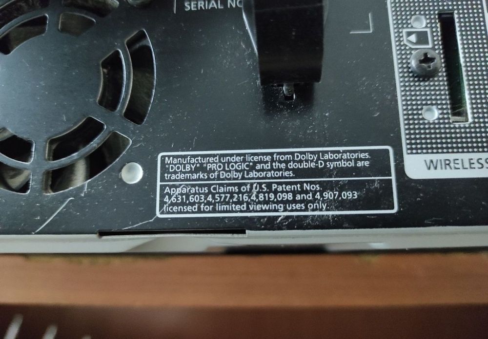 Vând DVD player Samsung cu sistem de boxe 5.1 cu subwoofer.