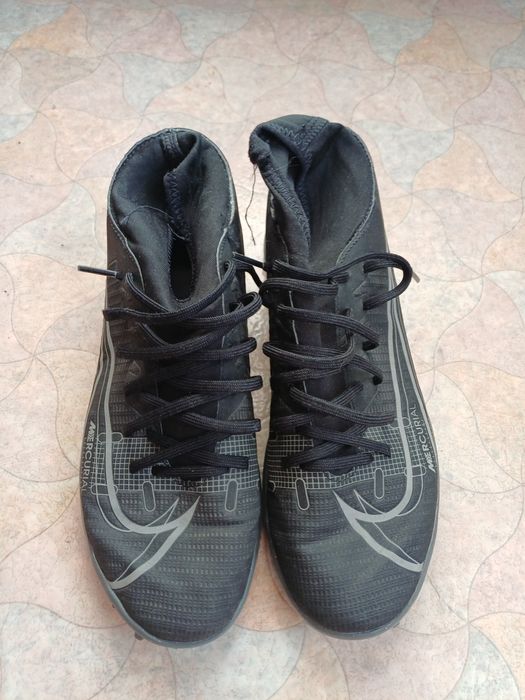 Продам сороконожки фирмы Nike для футбола