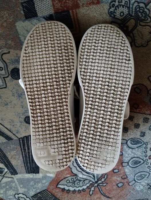 Vând adidași din piele naturala Anna Cori