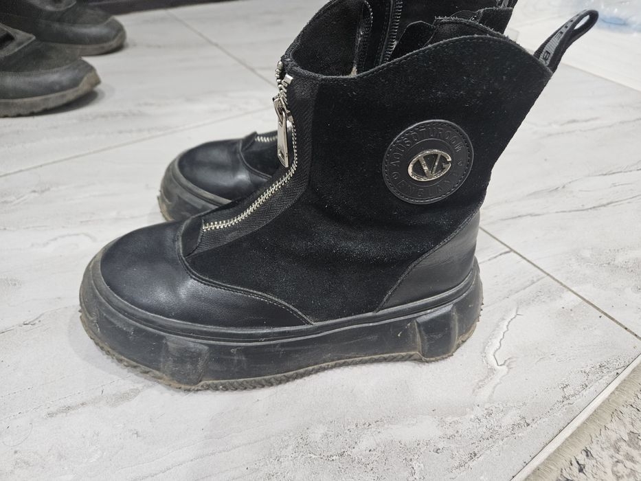 Сапоги детские зимние .натуралка.подойдет на лет 12 девочке