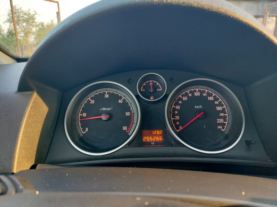 Vând Opel Astra h
