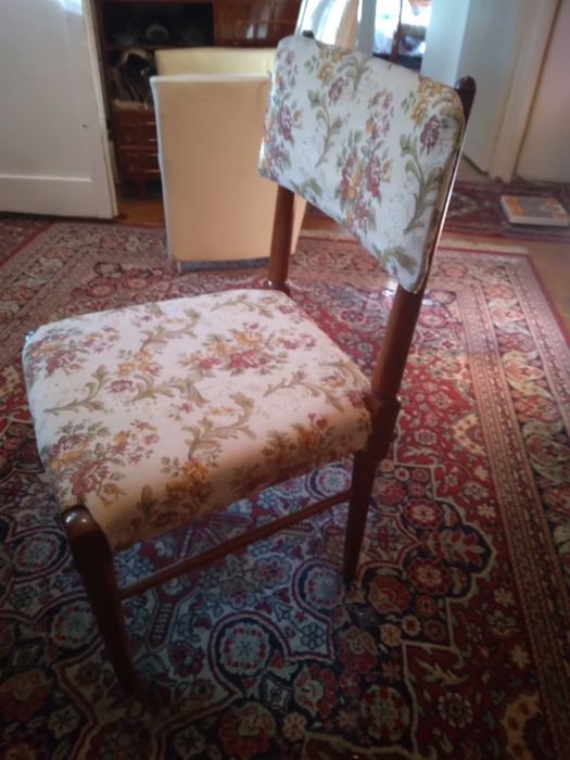 Mobilă sufragerie Delia completă,dulap,pat extensibil,masă 4 scaune...