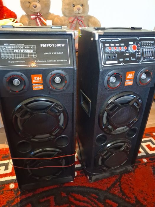 Vând boxe profesionale