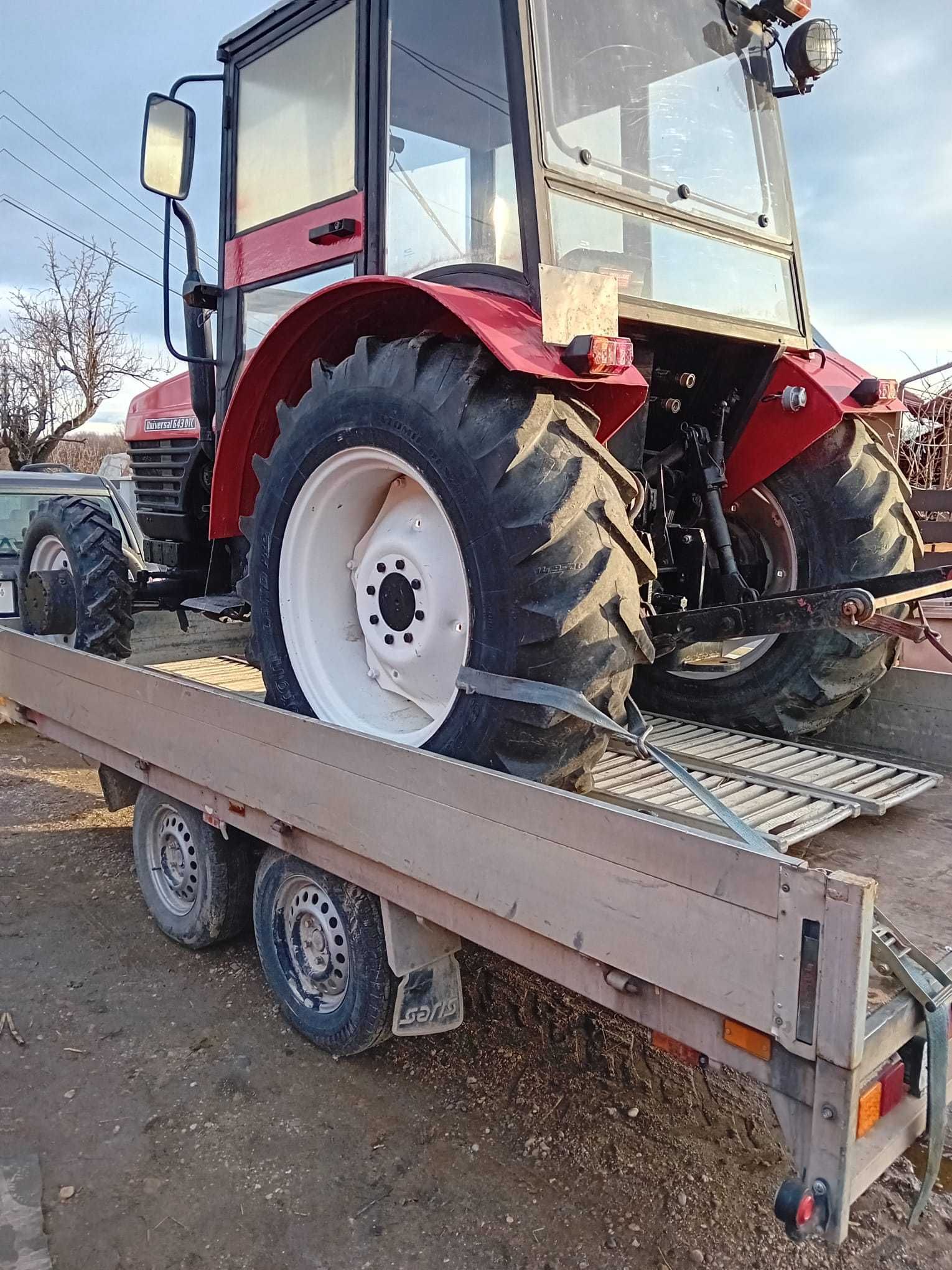 Vând tractor Unversal 643DTC