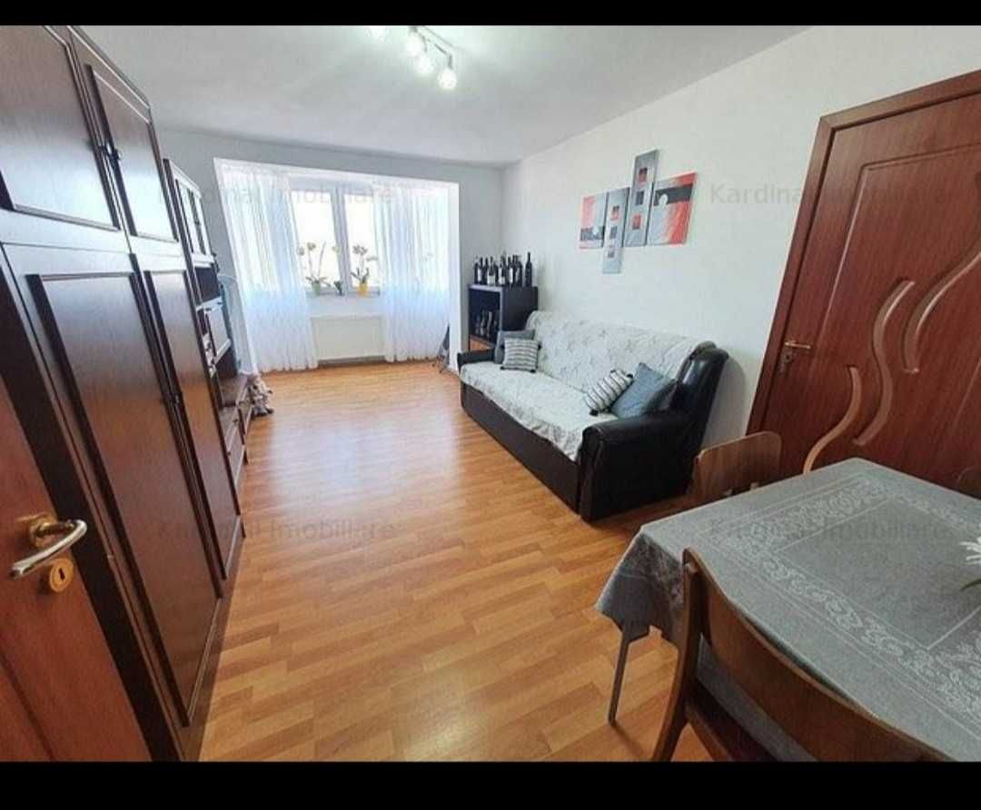 Închirieriez apartament cu două cameră în Zona Astra - Neptun .