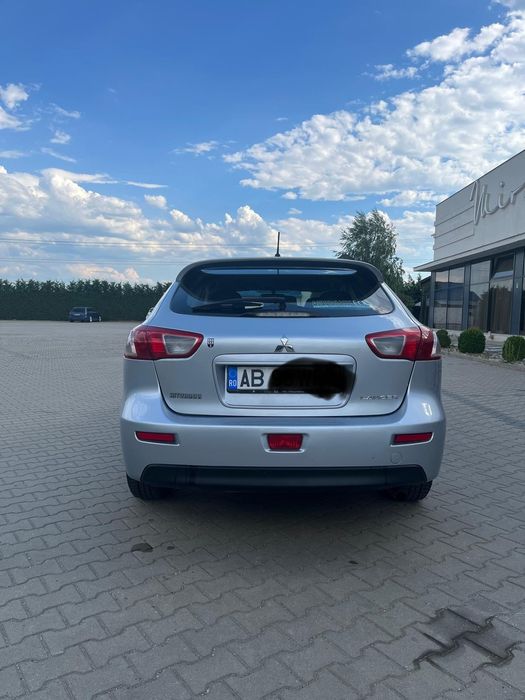 Vând Mitsubishi Lancer Automat 1.8 Benzină