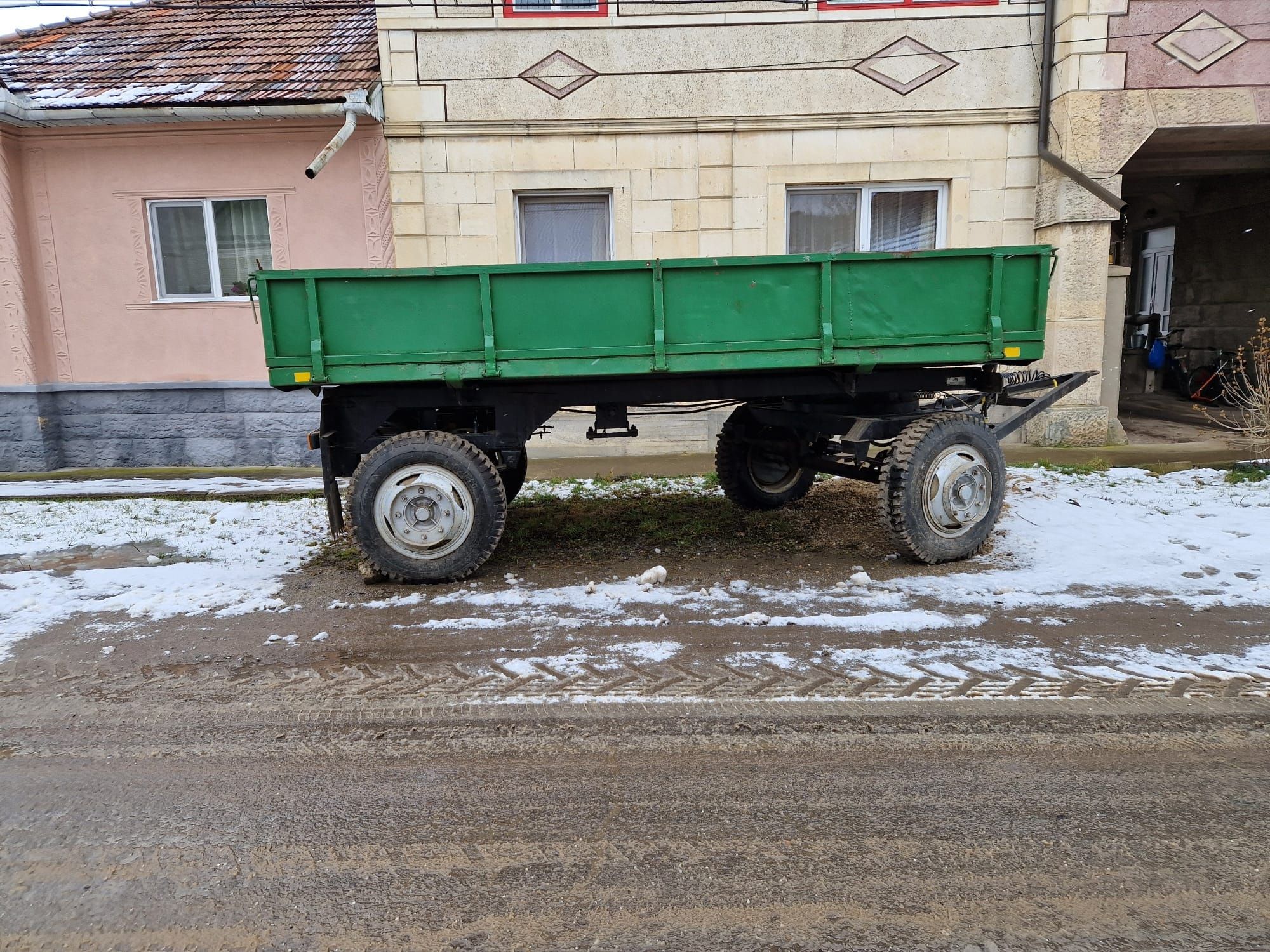 Vand remorca agricola de 6,5tone cu roata cincea