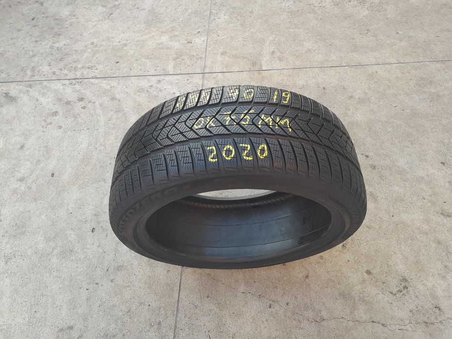 Anvelopa de iarna 235 40 19 pirelli sottozero 3 profil 7,5 mm 2020