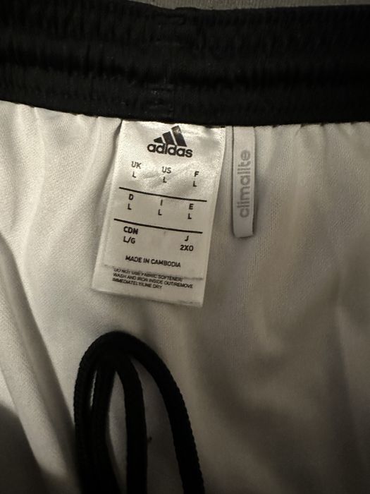 Спортни шорти, Nike и Adidas