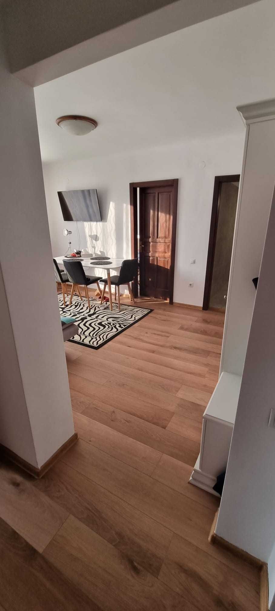 Apartament cu 2 camere, Tg.Mrues, Zona: Centru, +1 loc de parcare grt.