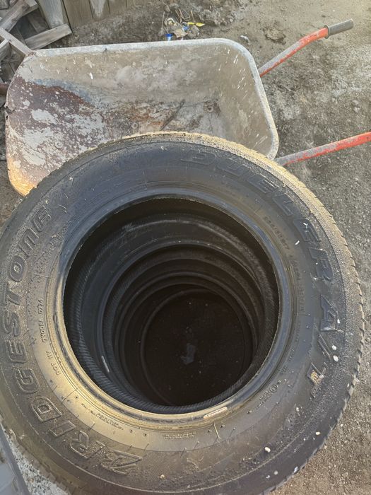 Продам комплект шины 265/65 R17