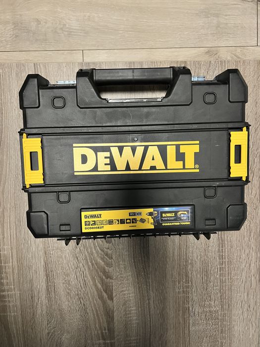 Акумулаторен ударен винтоверт DeWalt DCD805E2T