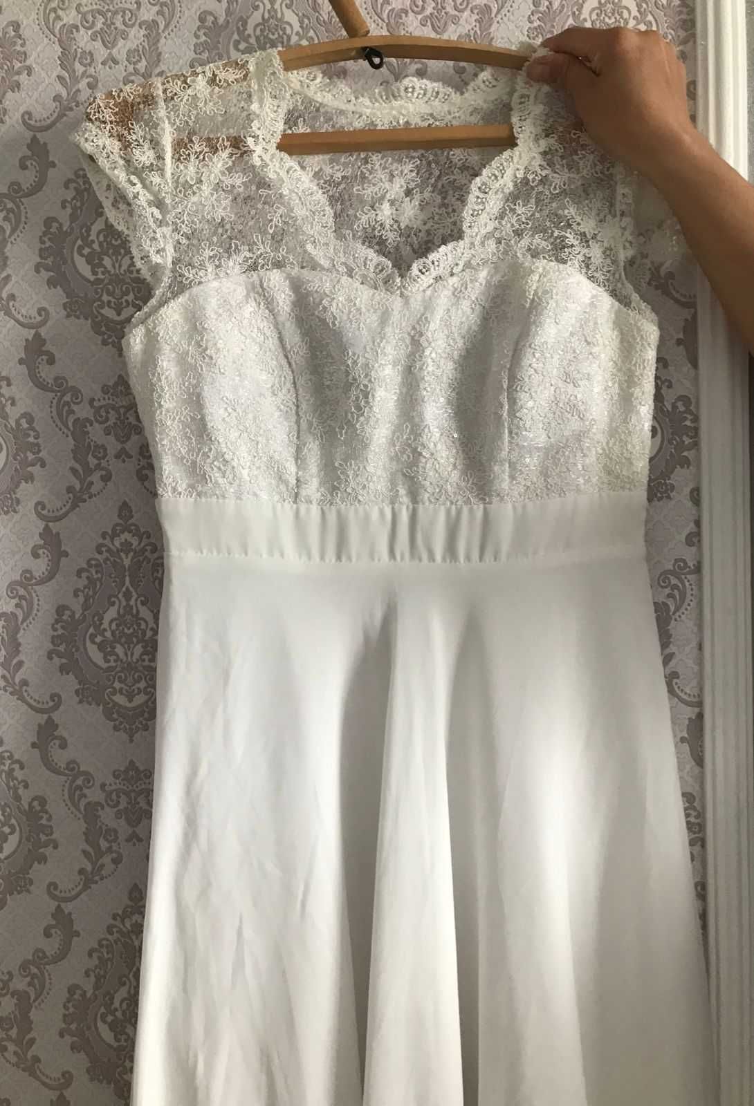 Продам платье белое (свадебное)