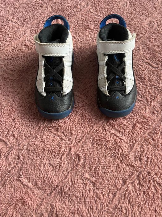 Adidasi Jordan copii