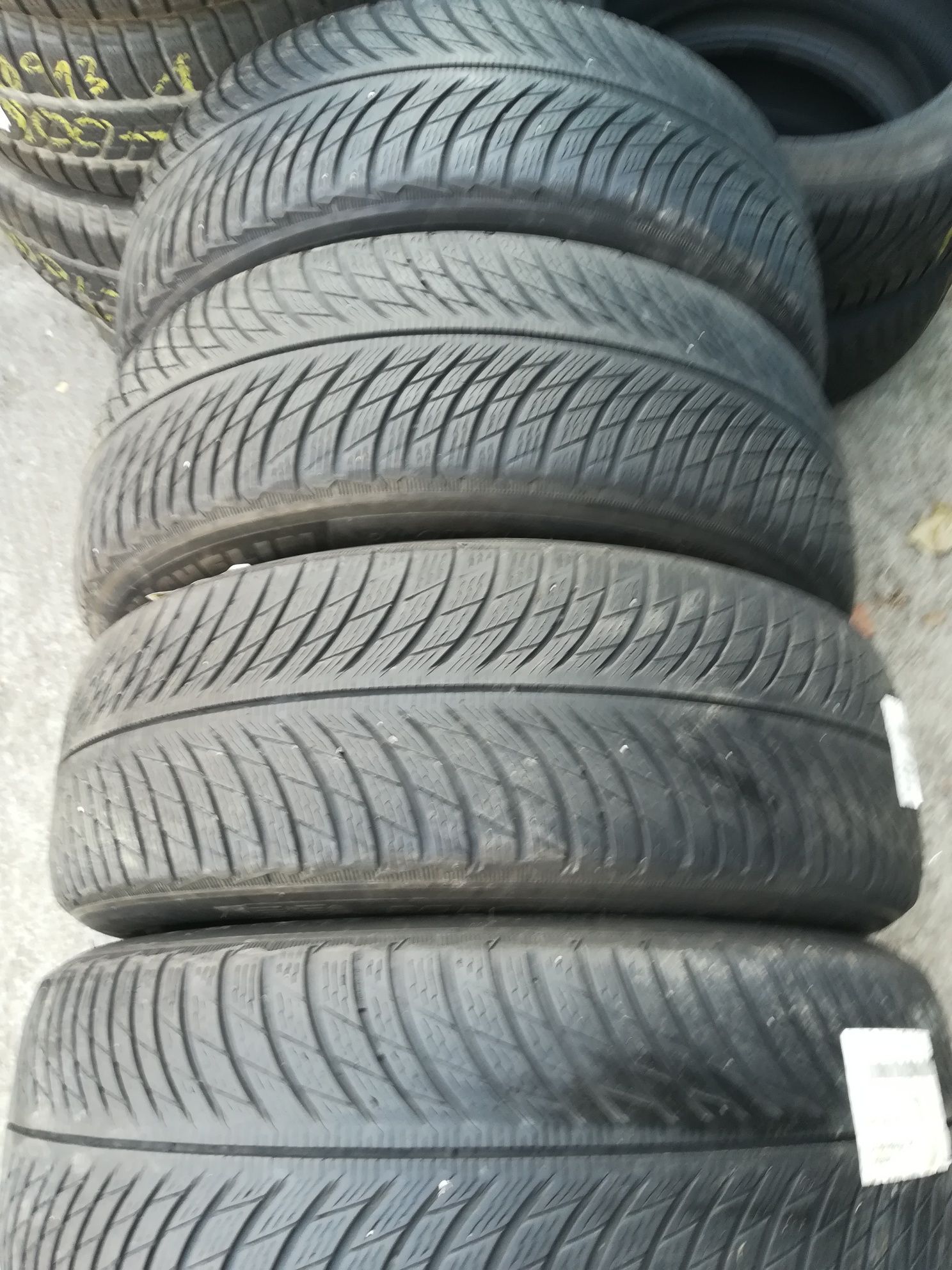 Перфектни 4бр. 225/60/18 Michelin PA5 suv dot3018