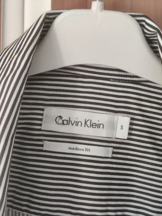 Cămăși , pantaloni și maletă la pachet(Tommy, esprit, jack&Jones)