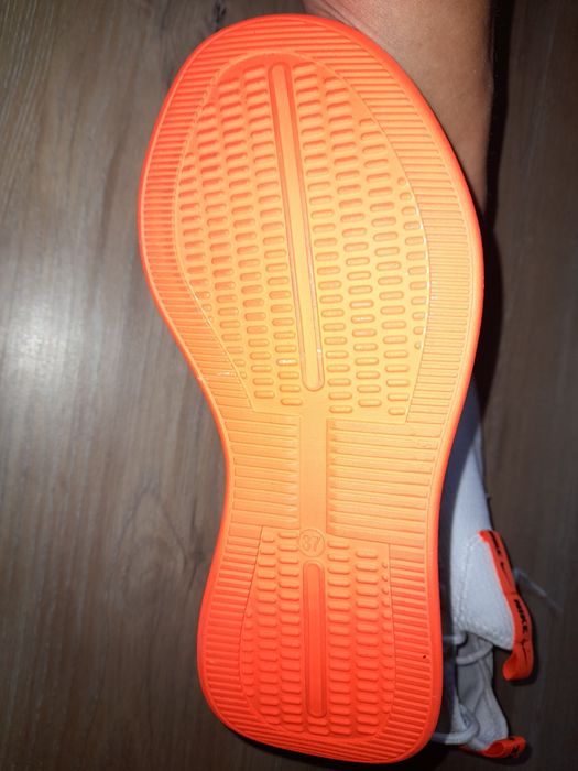 Готини маратонки  NIKE НАМАЛЯМ ВЕЧЕ