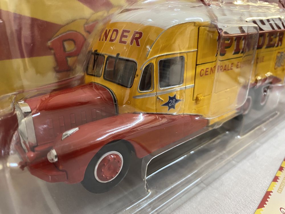 Direkt Collections PINDER CIRCUS 1951 Bernard 28 macheta auto sc 1:43