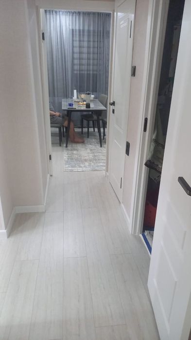 Продам 4 комнатную  квартуру