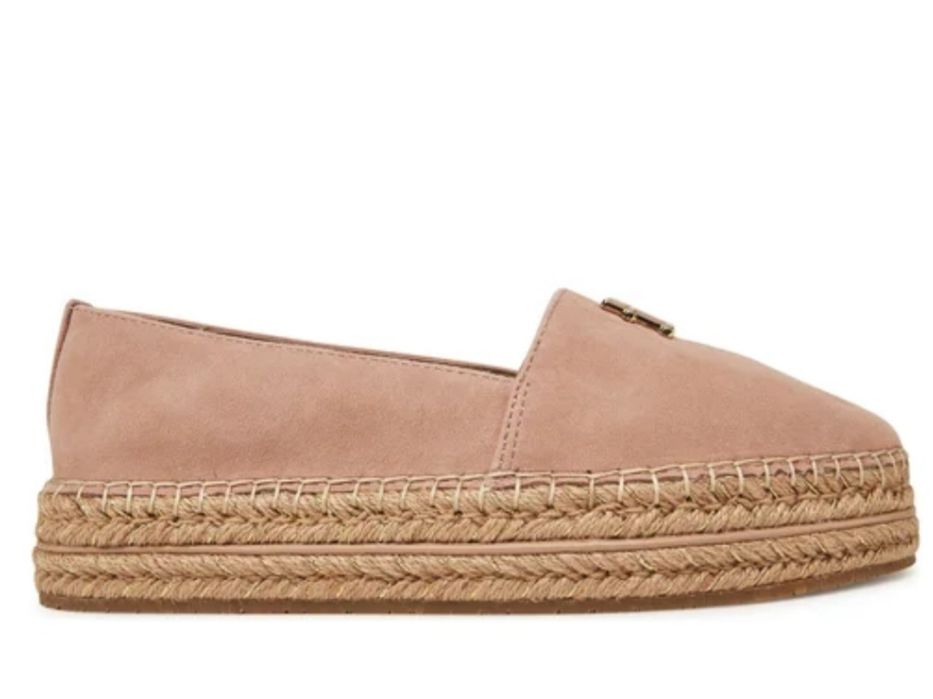 Нови еспадрили Tommy Hilfiger.