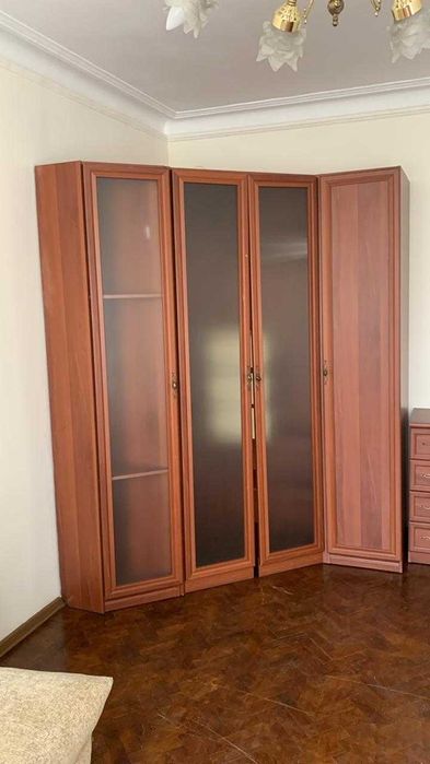 Угловой шкаф в хорошем состоянии, Цена: 25,000 тг