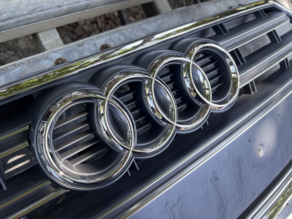 Audi S5 8w 2017-2019 S5 оригинална решетка в перфектно състояние.