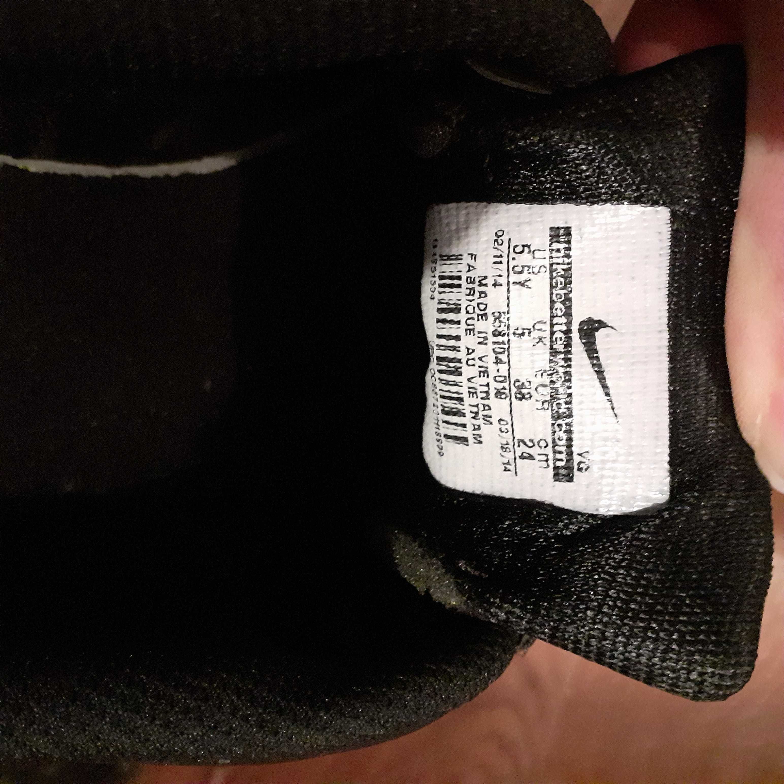 Стоножки Nike в черно/бяло
