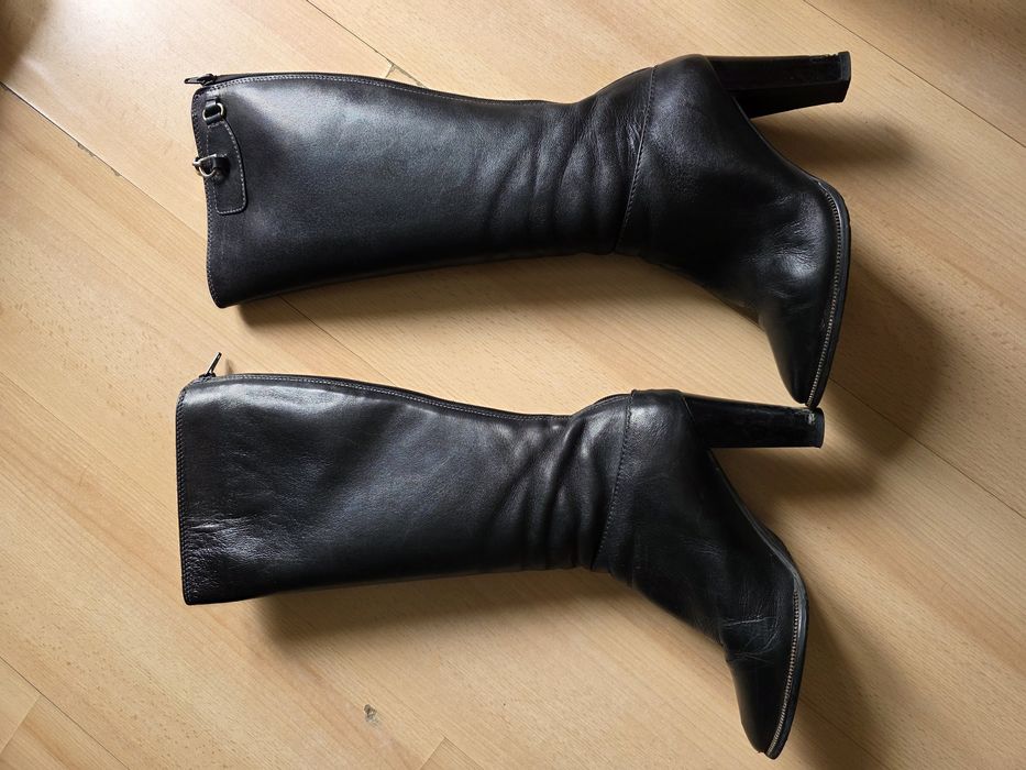 Дамски кожени ботуши на ток