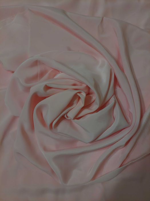 Платове за официални тоалети