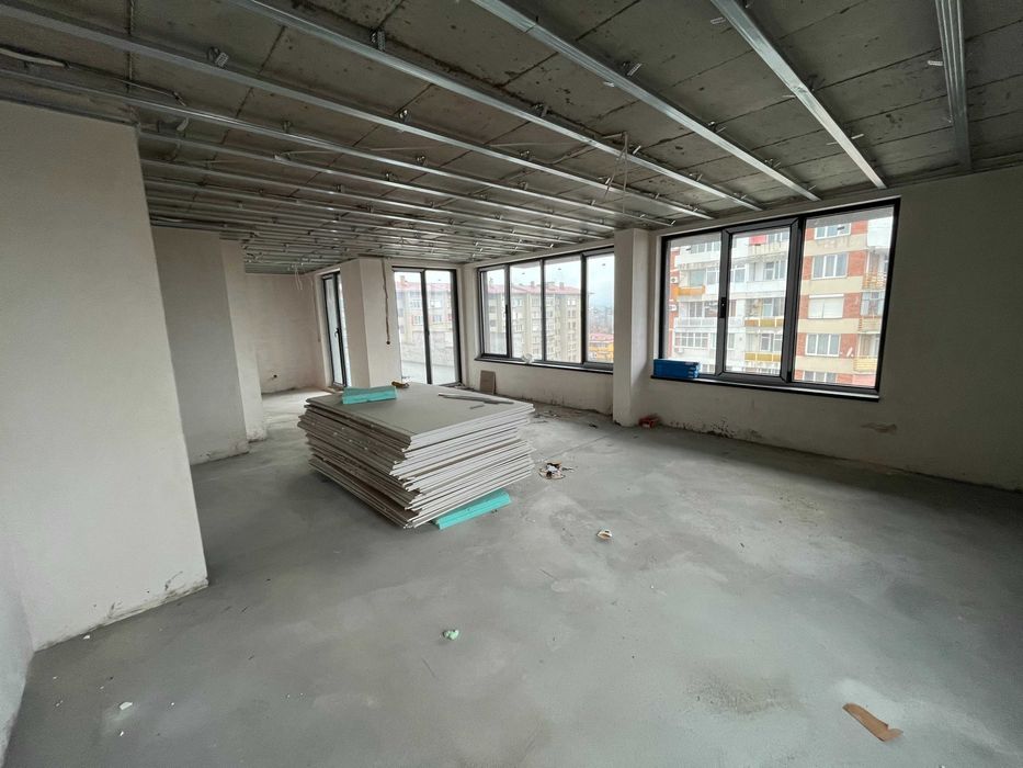 Продава се Многостаен апартамент в Казанлък - 338 кв.м за 1243 €/кв.м - Снимка #4