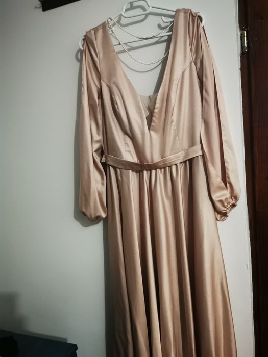 Rochie roz pal din satin vânzare / închiriere