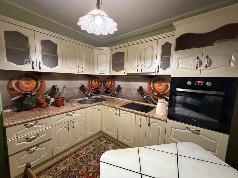 Продам кухонный гарнитур мдф