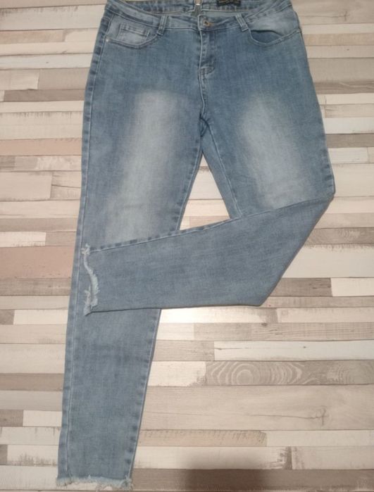 Blugi dama cu fermoar pe spate