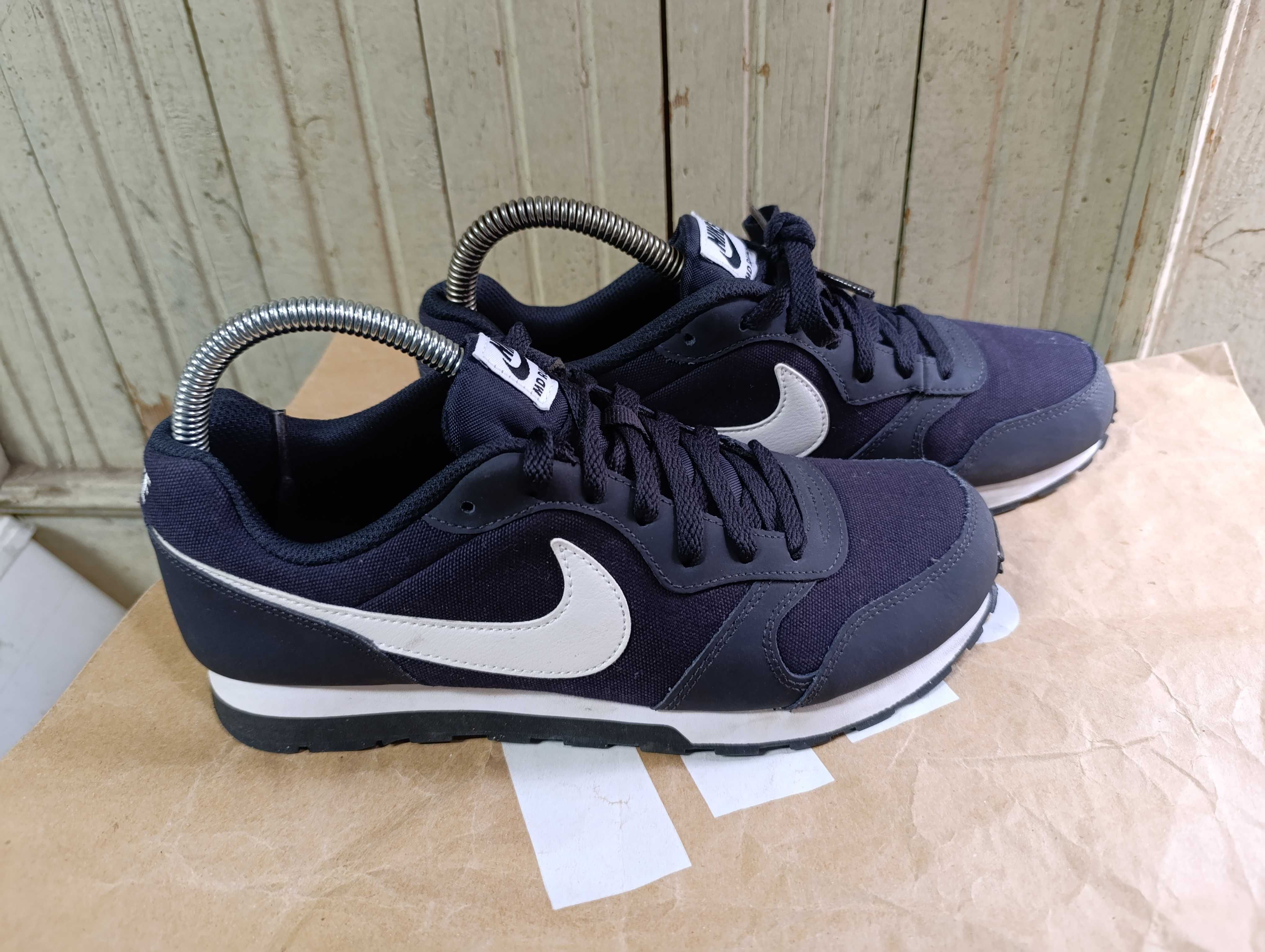 '' Nike MD Runner 2''оригинални маратонки 40 номер