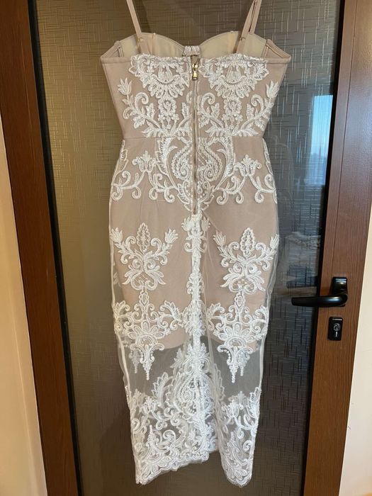 Официална рокля