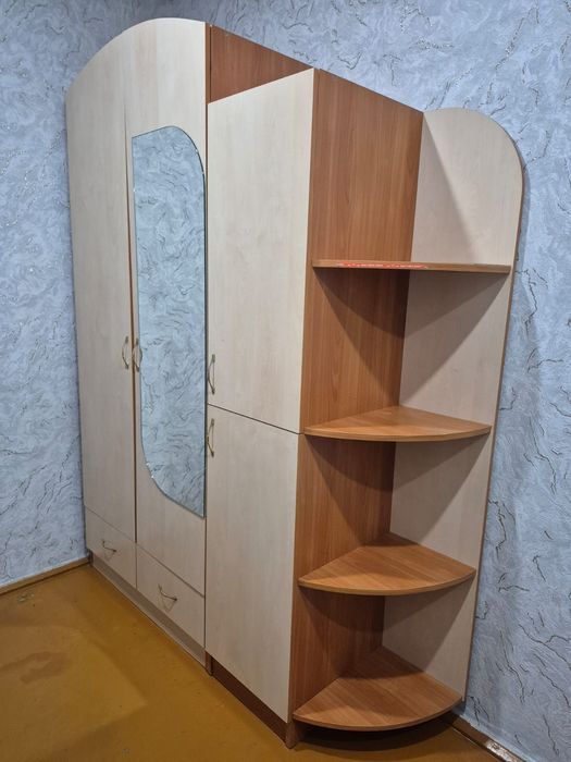 Продам      Шкаф