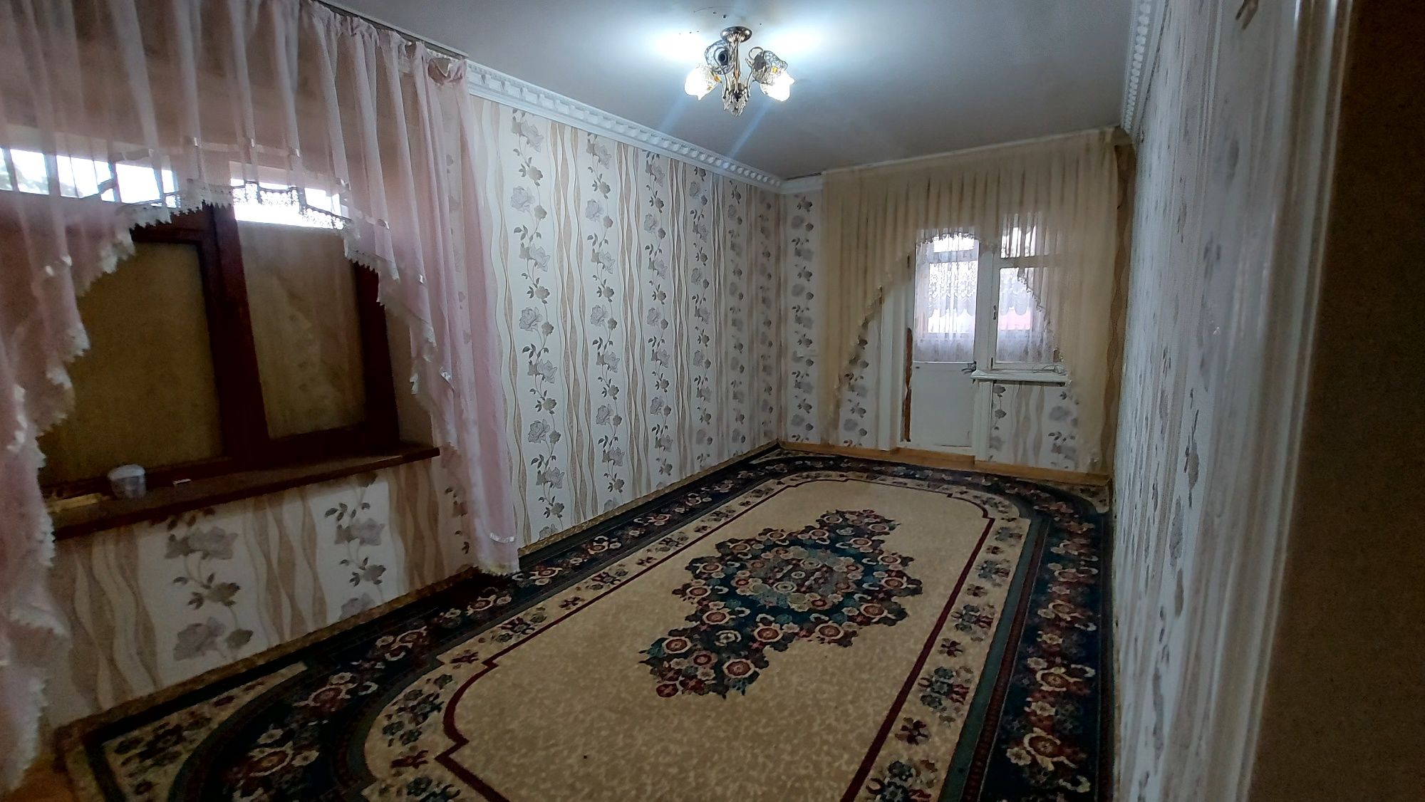 Сотилада 1/4/4 гиштили дом 42m²