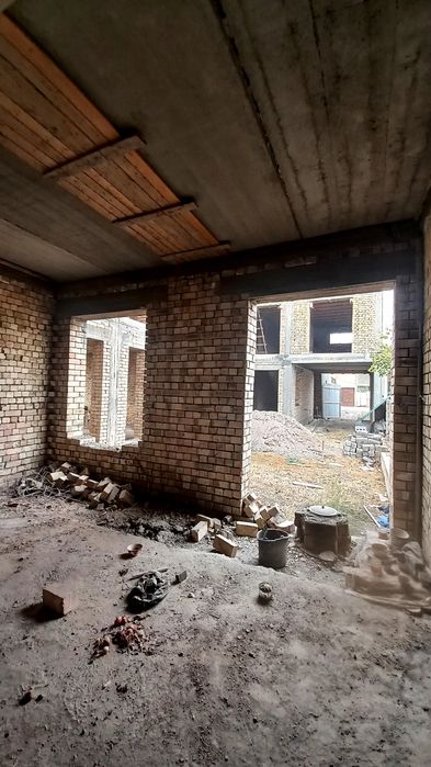 Сергели ул. Чорток 5 соток 10 комнат 2 этажа