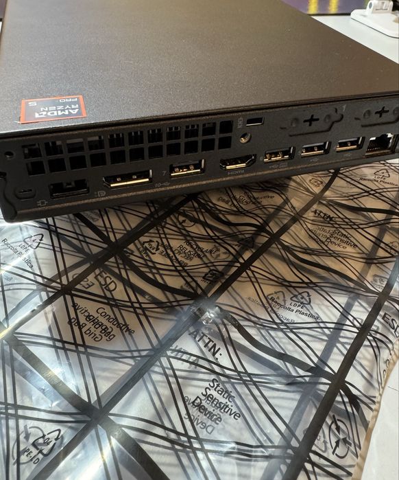 Unitate performanta Lenovo Gen 5 AMD Ryzen 5 PRO, 256GB SSD, 32GB DDR5